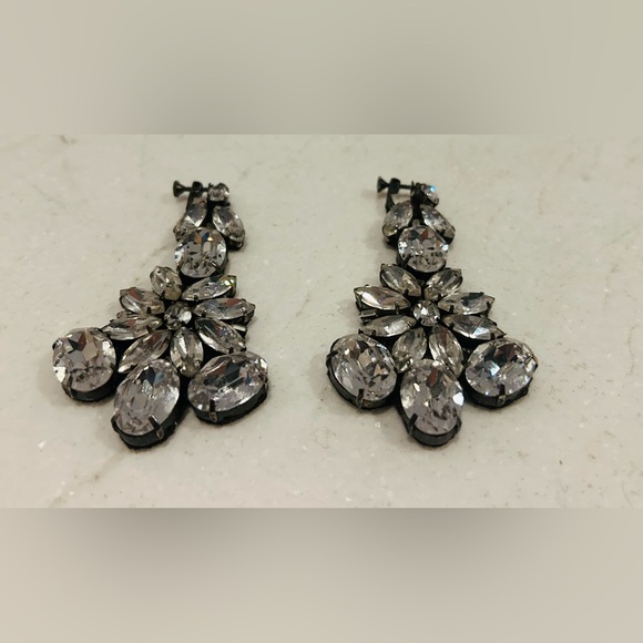 Beautiful clip (unpierced) stunning Vera Wang earrings - Picture 4 of 6